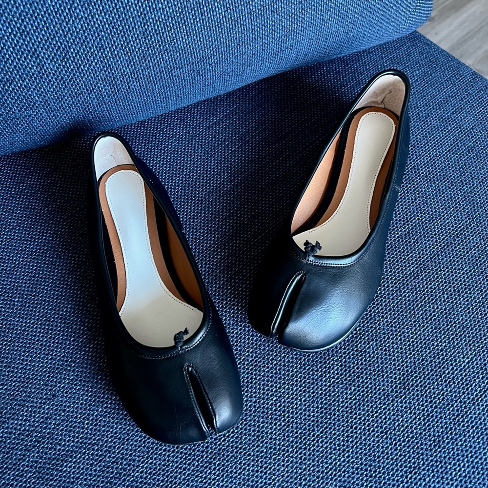 Leather Tabi Flats